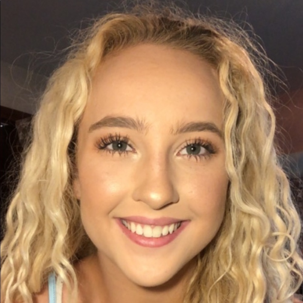 Meet your Posher, Nicole
